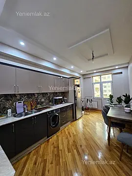 Satılır 3 otaqlı yeni tikili 130 m²