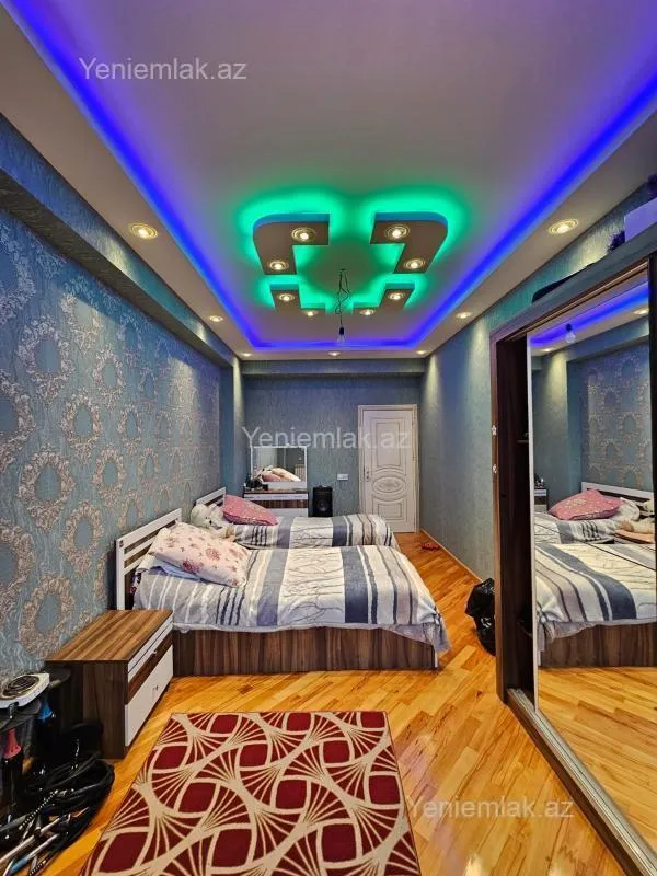 Satılır 3 otaqlı yeni tikili 130 m²