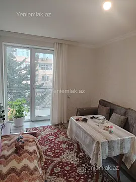 Satılır 1 otaqlı köhnə tikili 35 m²