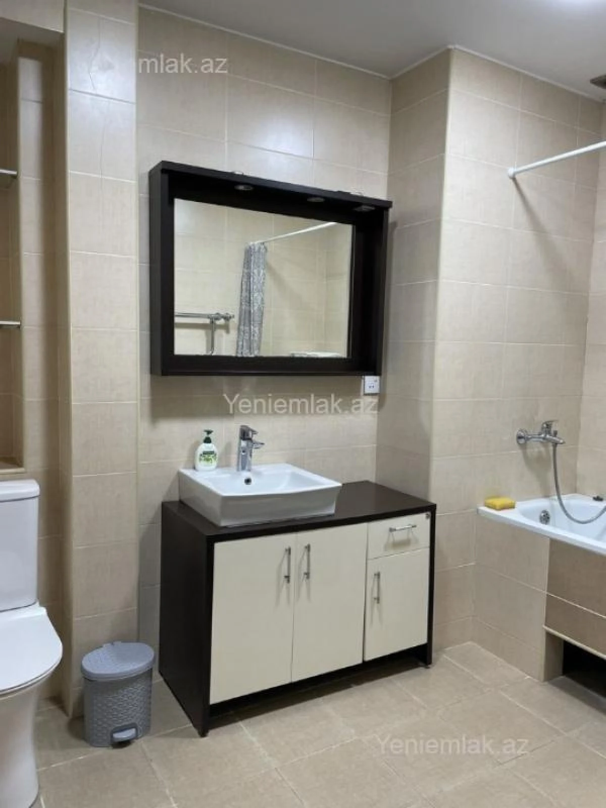 Satılır 4 otaqlı köhnə tikili 110 m²