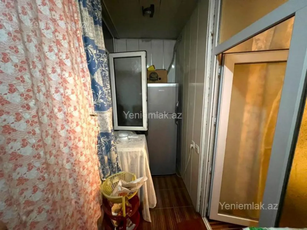 Satılır 3 otaqlı köhnə tikili 90 m²