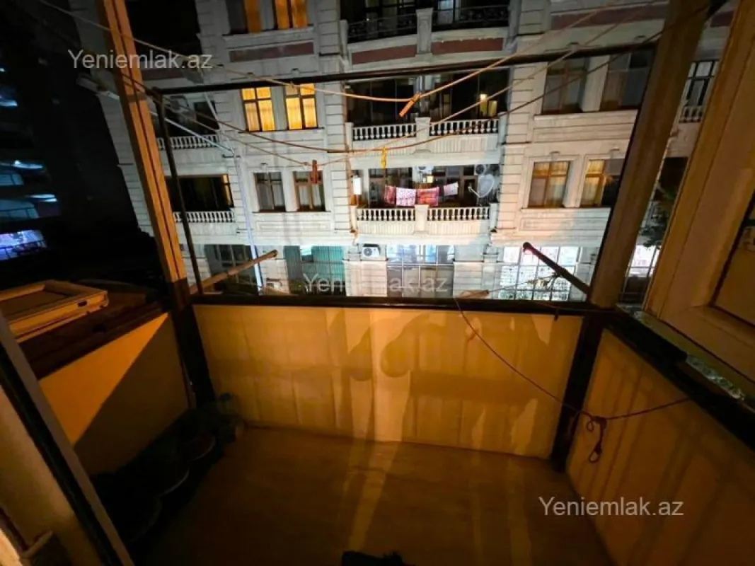 Satılır 3 otaqlı köhnə tikili 90 m²