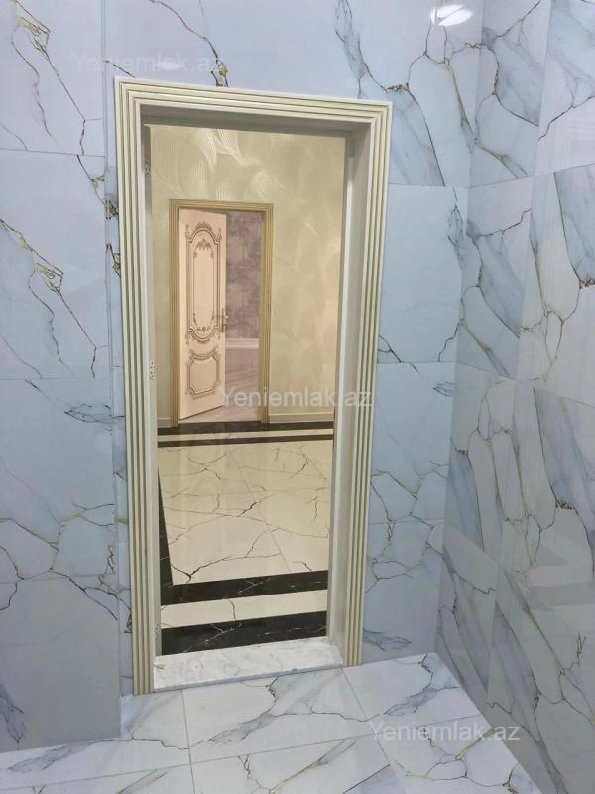 Satılır 2 otaqlı yeni tikili 81 m²