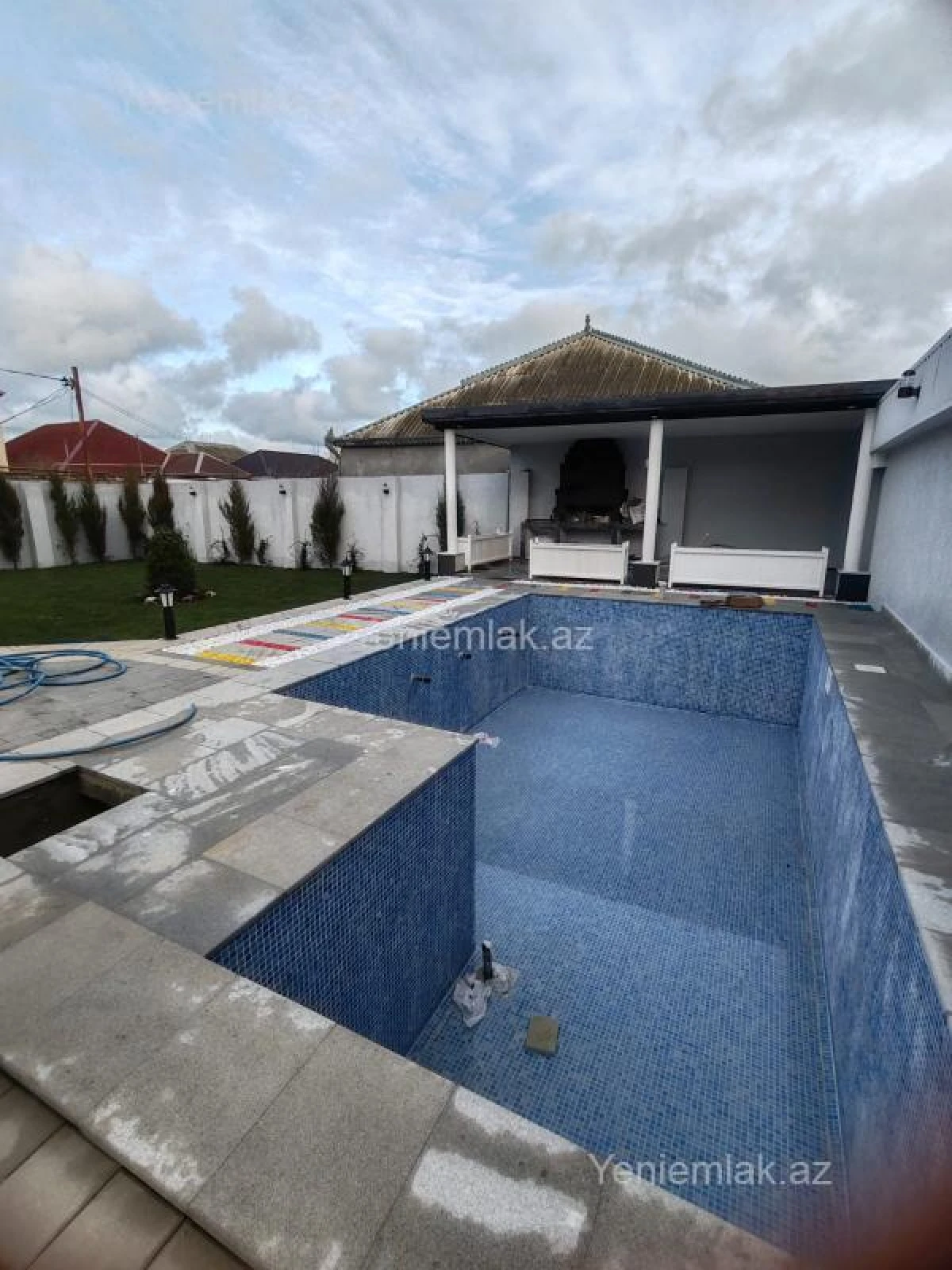 Satılır 4 otaqlı həyət evi 150 m²