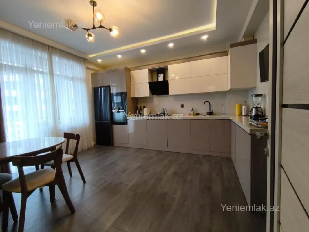 Satılır 3 otaqlı yeni tikili 123 m²