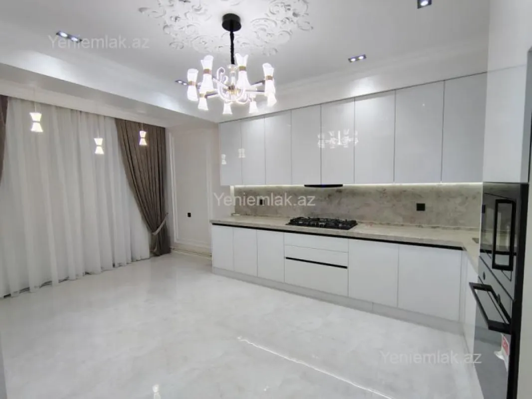 Satılır 4 otaqlı köhnə tikili 142 m²