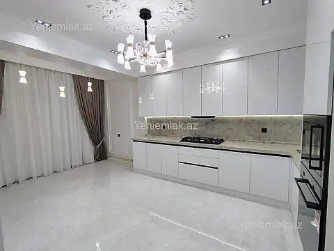 Satılır 4 otaqlı köhnə tikili 142 m²