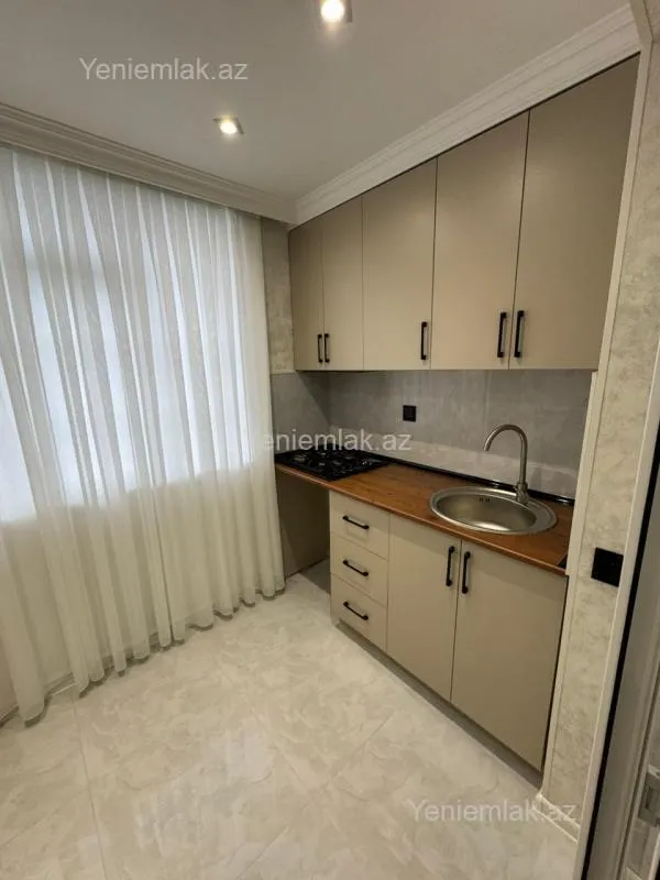Satılır 3 otaqlı köhnə tikili 60 m²