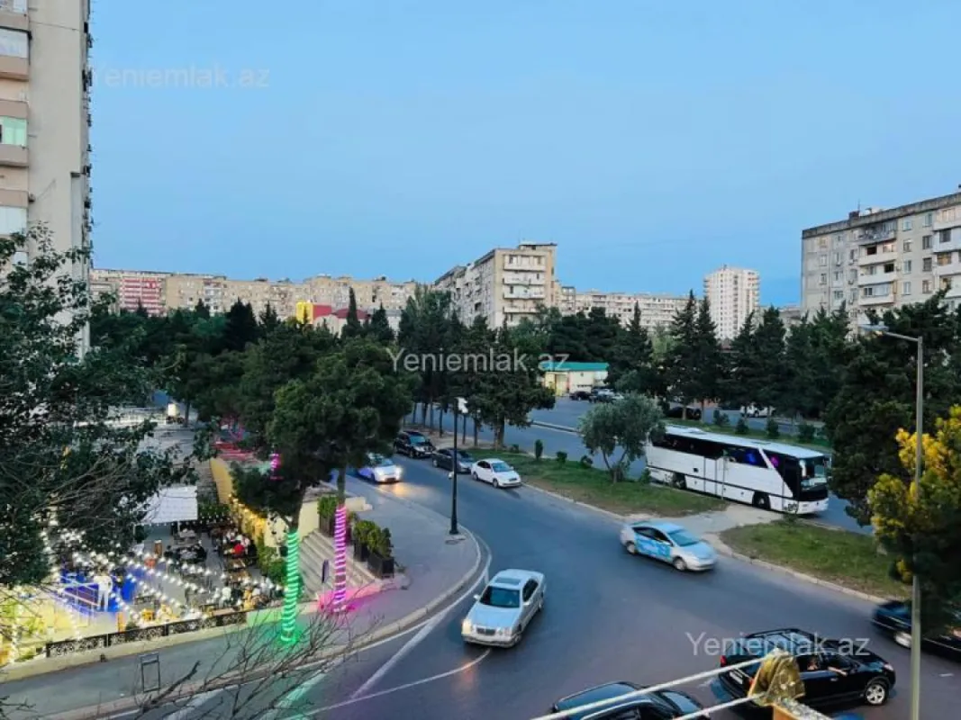 Satılır 3 otaqlı köhnə tikili 80 m²