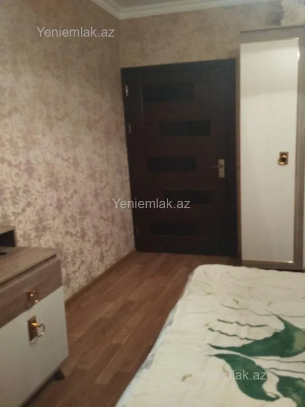 Satılır 3 otaqlı köhnə tikili 80 m²