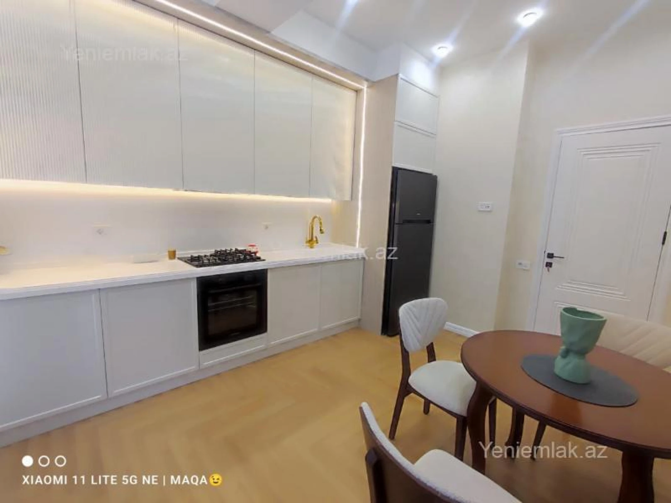 Satılır 3 otaqlı yeni tikili 100 m²