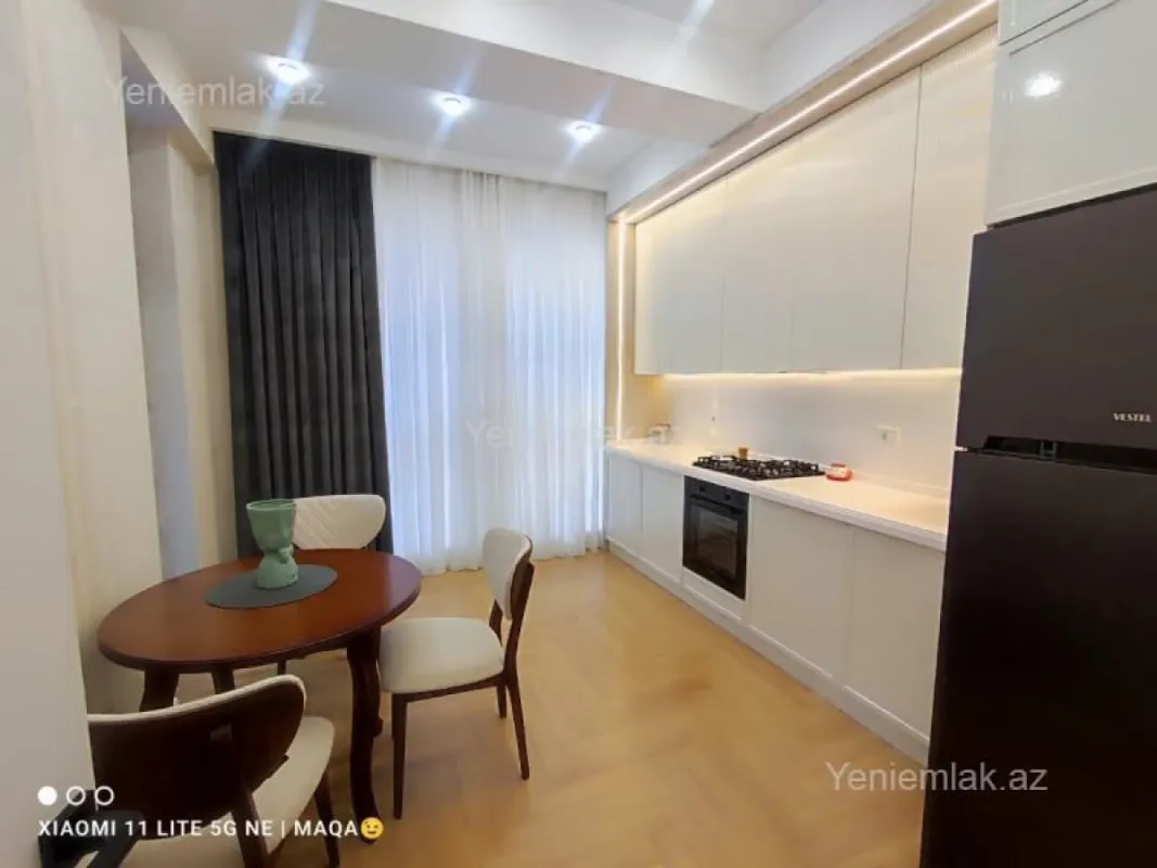 Satılır 3 otaqlı yeni tikili 100 m²