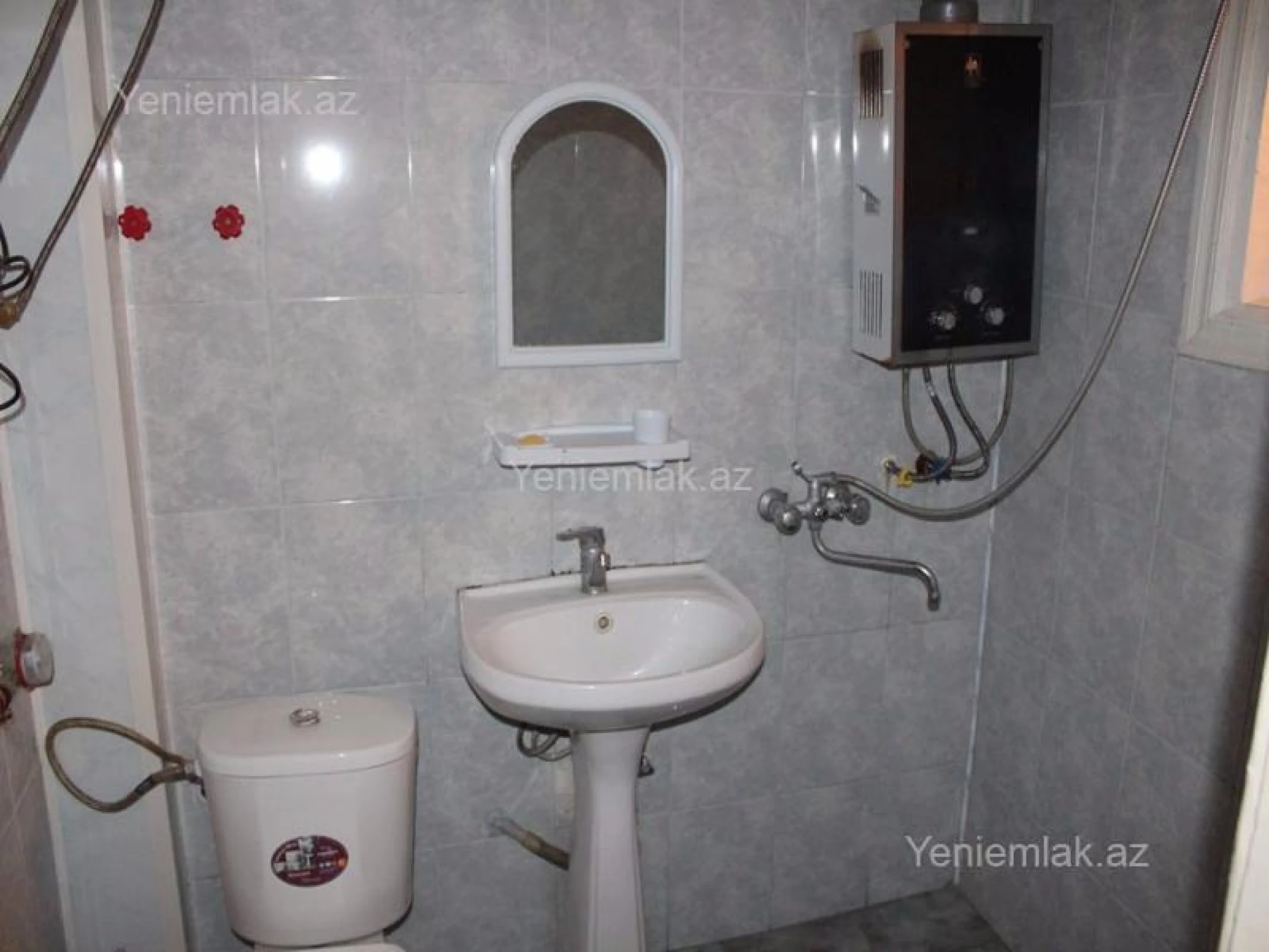 Satılır 1 otaqlı köhnə tikili 40 m²