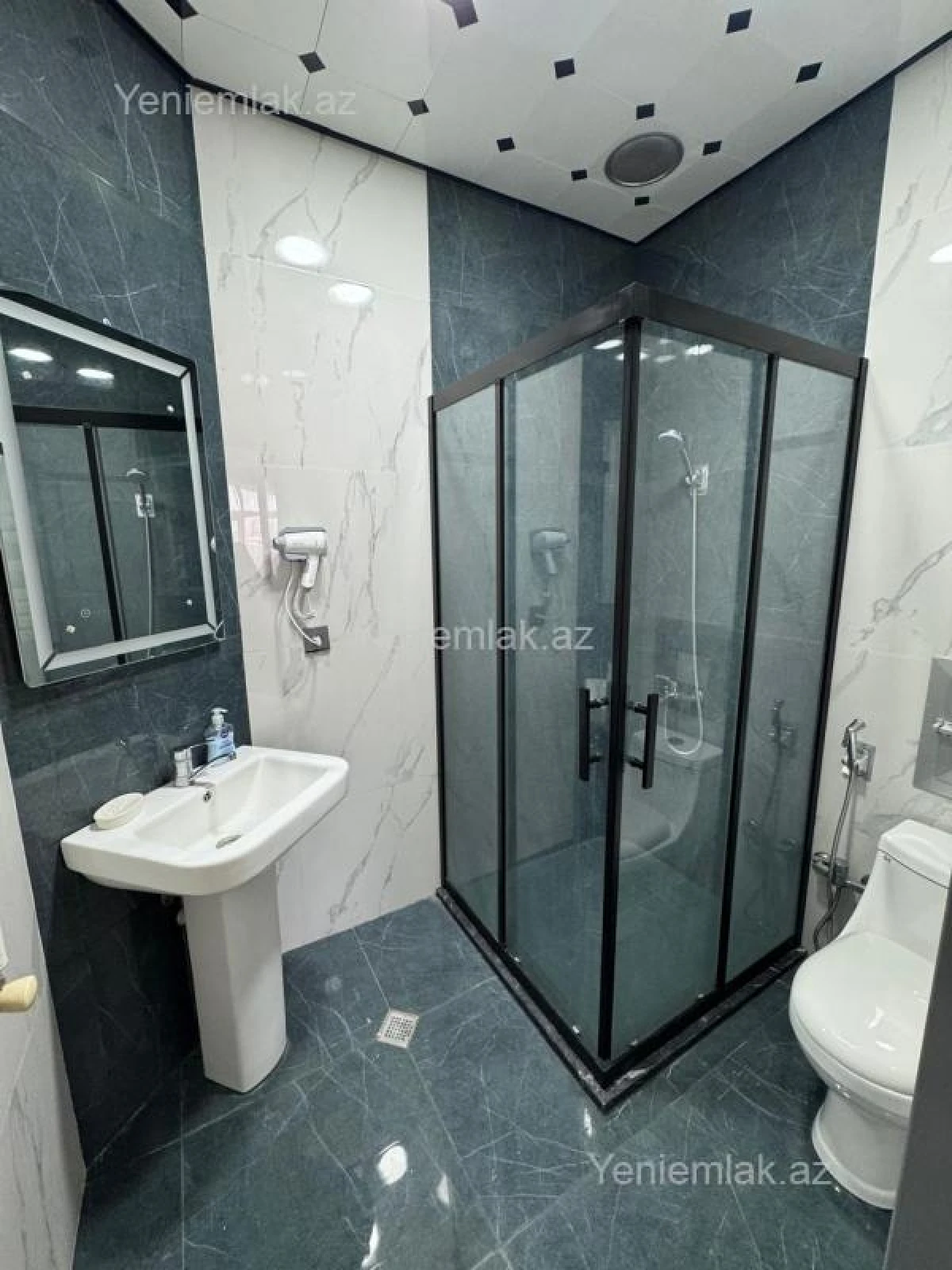 Satılır 3 otaqlı yeni tikili 150 m²