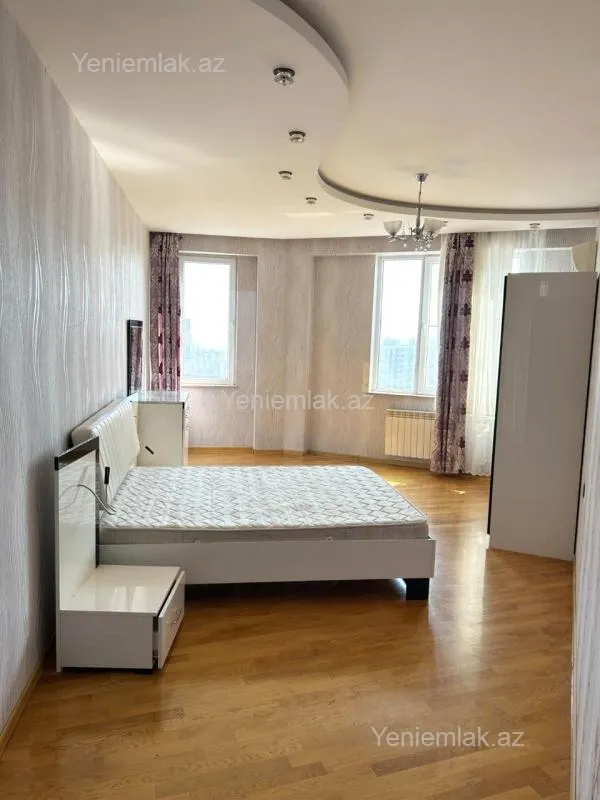 Satılır 3 otaqlı yeni tikili 100 m²