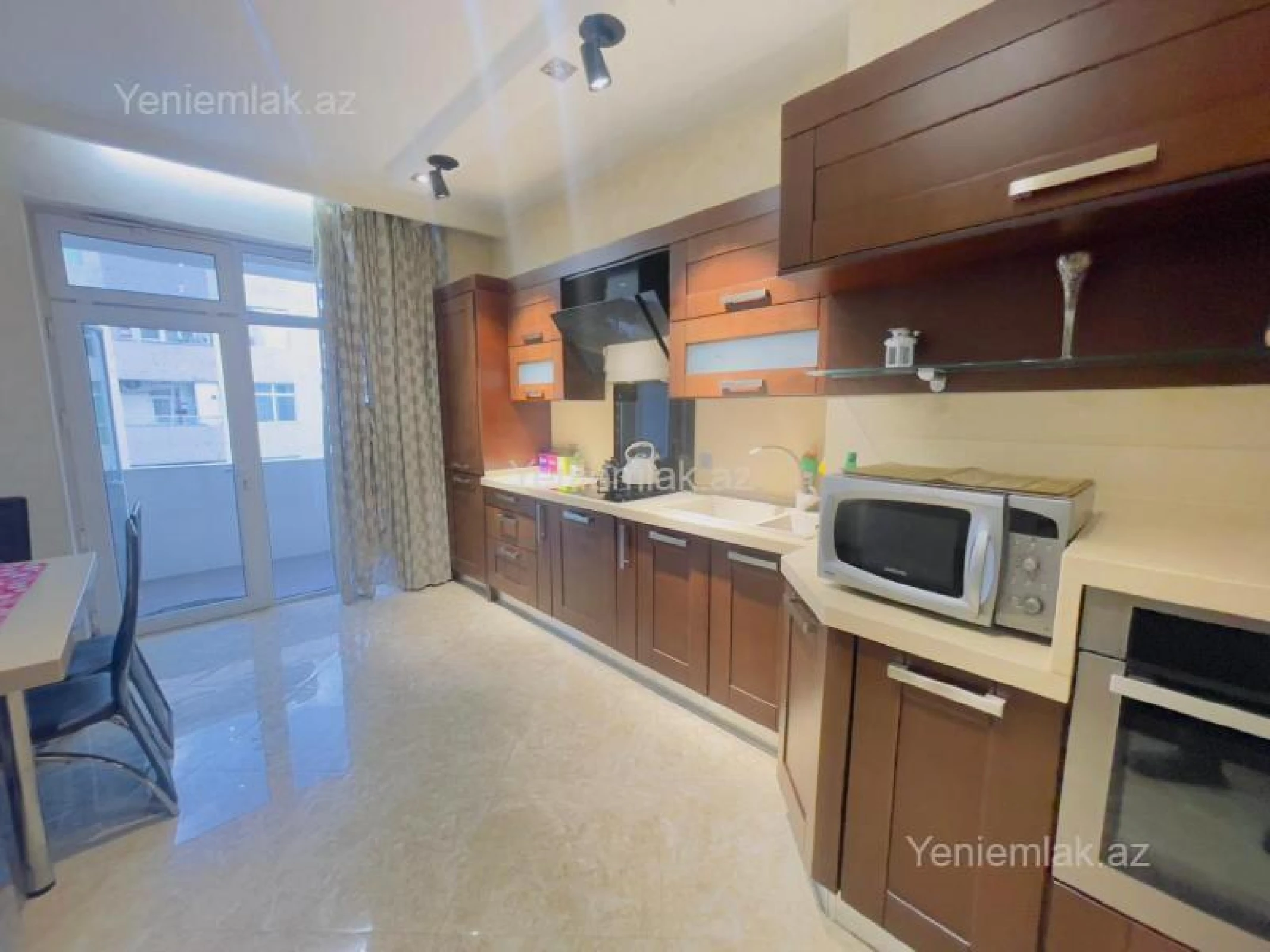 Satılır 3 otaqlı yeni tikili 115 m²