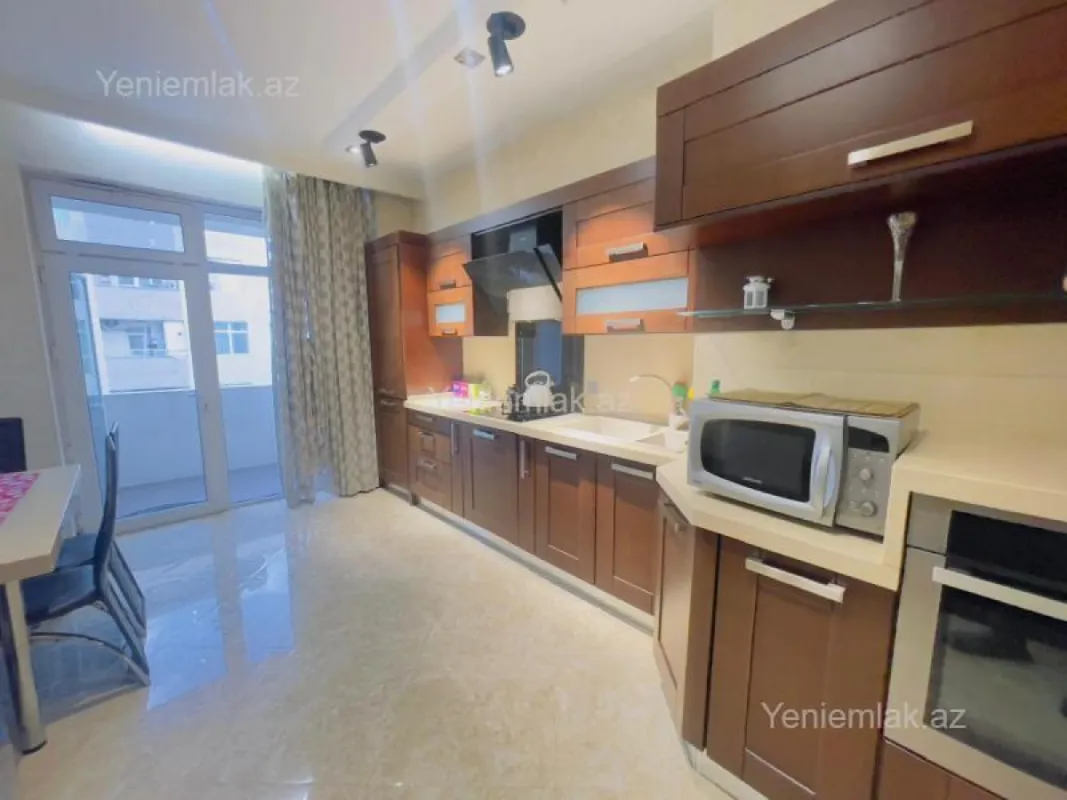 Satılır 3 otaqlı yeni tikili 115 m²