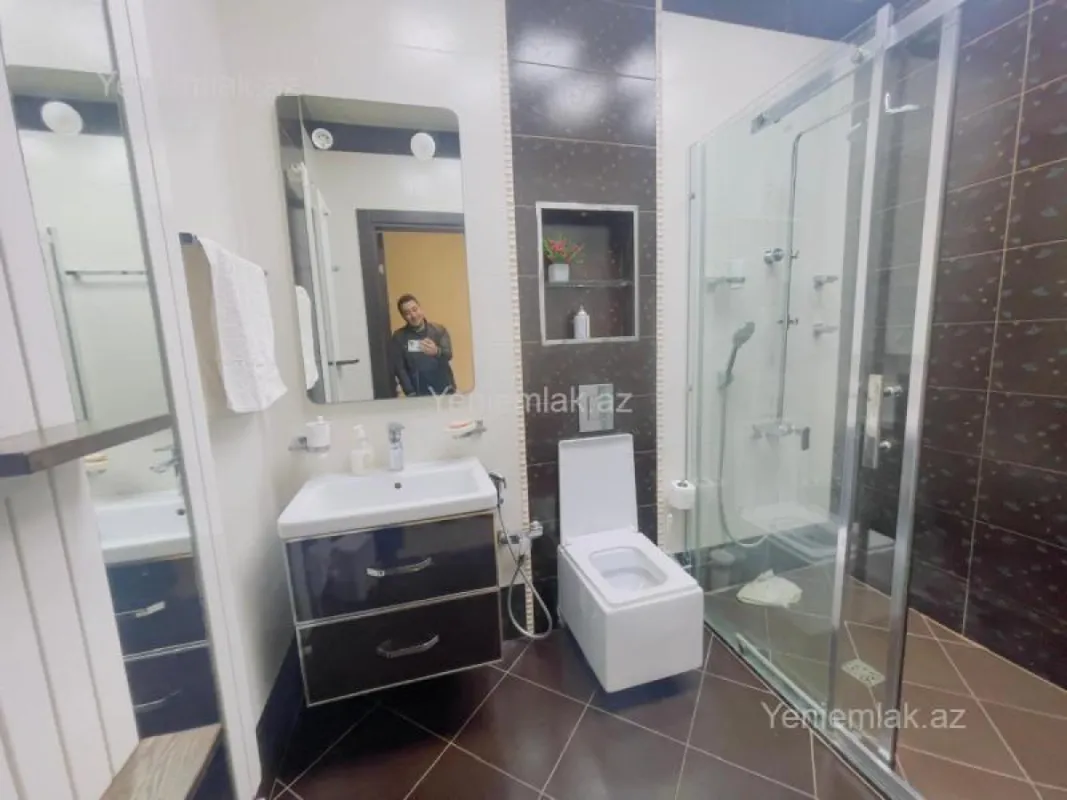 Satılır 3 otaqlı yeni tikili 115 m²