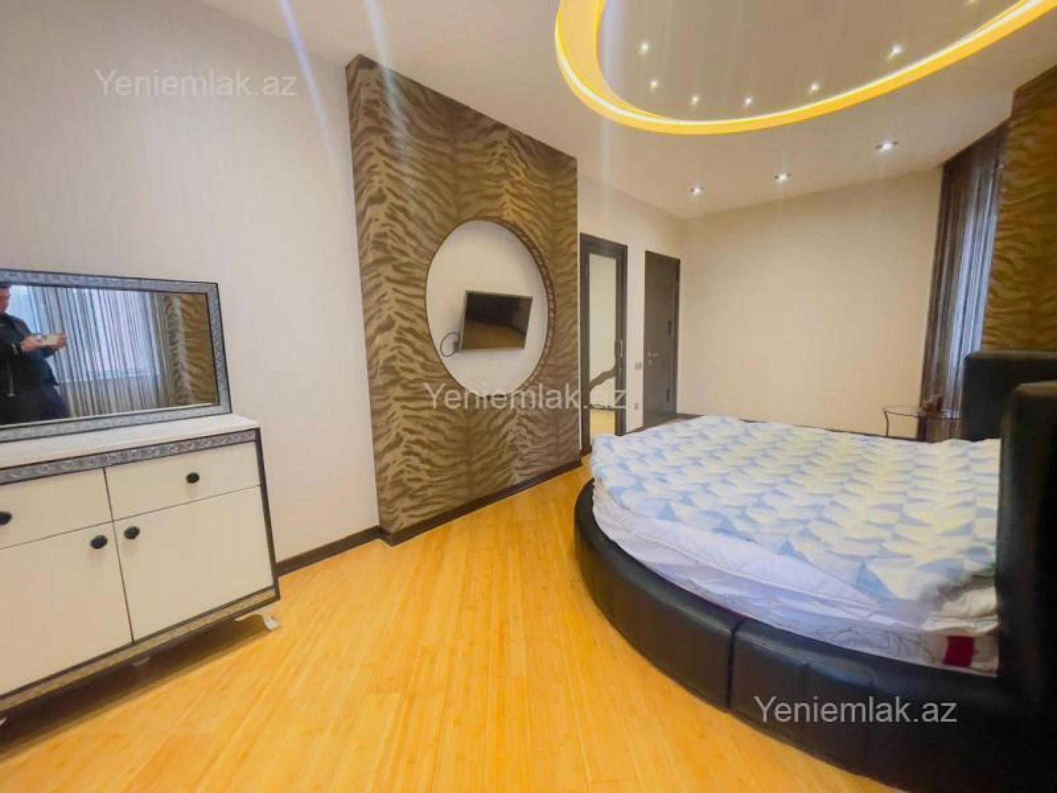 Satılır 3 otaqlı yeni tikili 115 m²