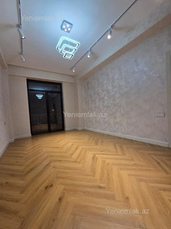 Satılır 2 otaqlı yeni tikili 75 m²