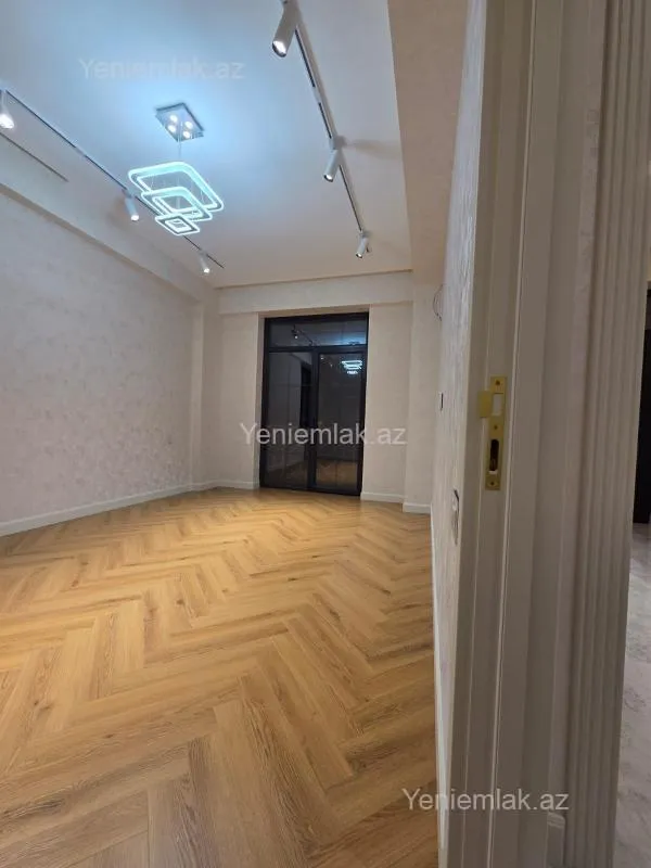 Satılır 2 otaqlı yeni tikili 75 m²