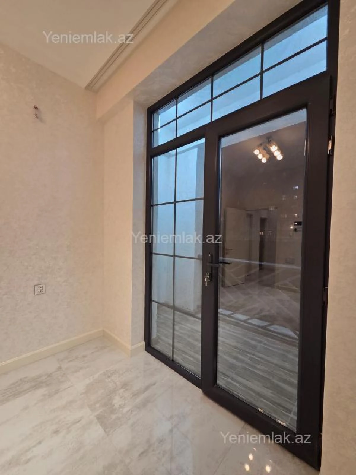 Satılır 2 otaqlı yeni tikili 75 m²