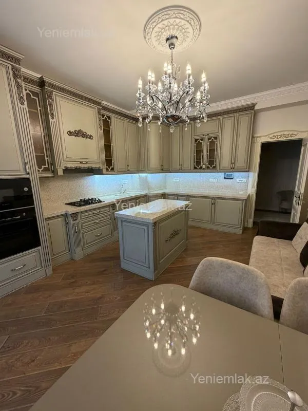 Satılır 4 otaqlı yeni tikili 161 m²