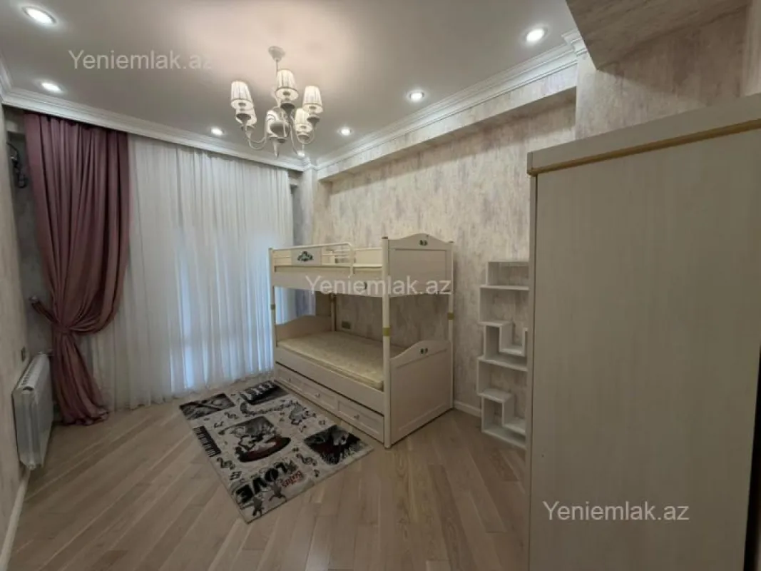 Satılır 3 otaqlı yeni tikili 120 m²