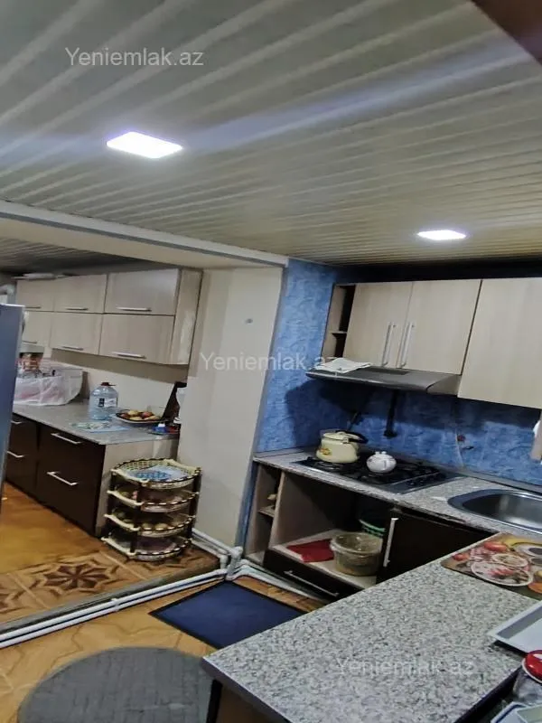 Satılır 3 otaqlı köhnə tikili 80 m²