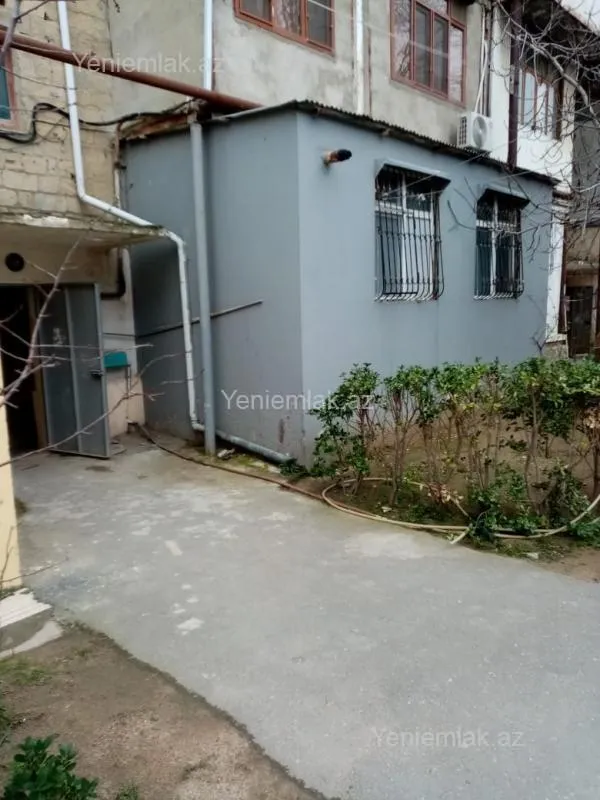 Satılır 3 otaqlı köhnə tikili 80 m²