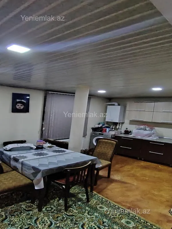 Satılır 3 otaqlı köhnə tikili 80 m²