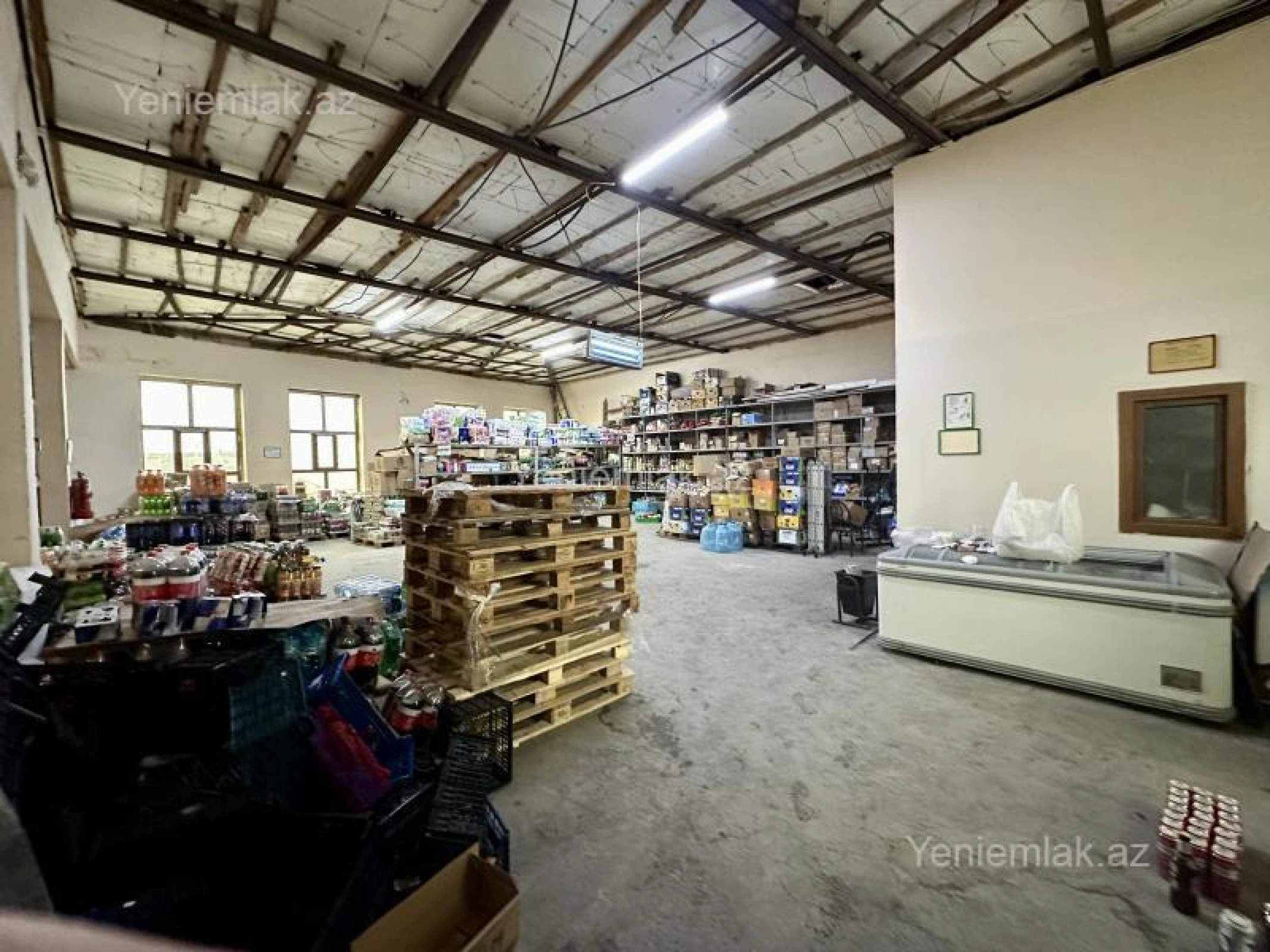 Satılır 4 otaqlı obyekt 370 m²