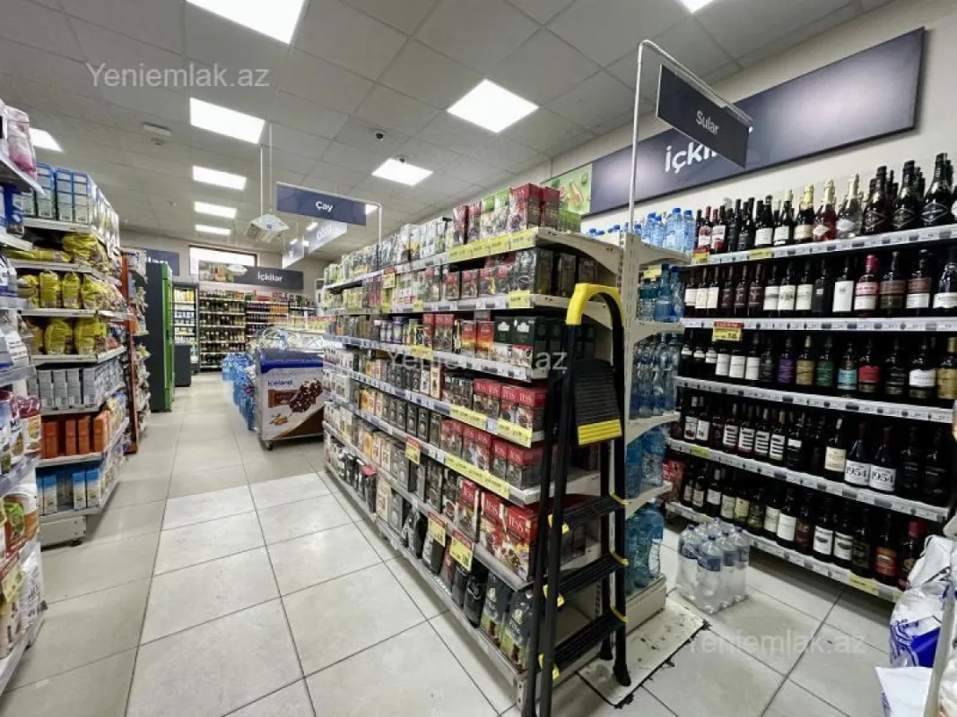 Satılır 4 otaqlı obyekt 370 m²