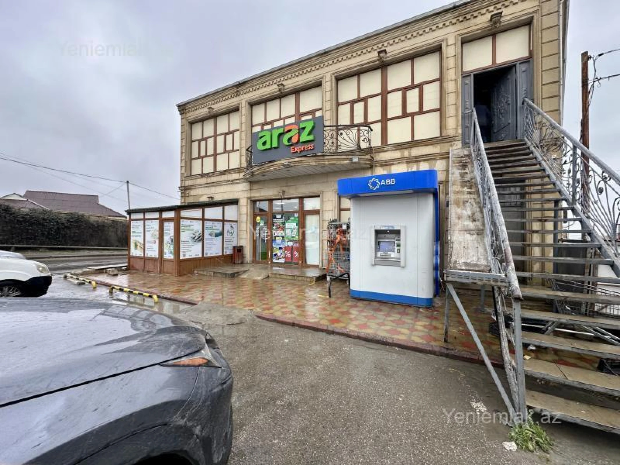 Satılır 4 otaqlı obyekt 370 m²