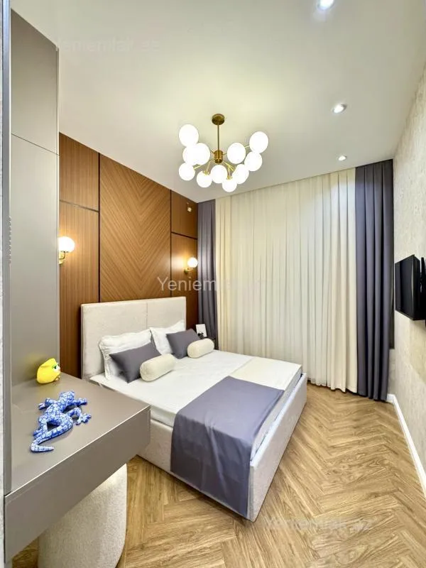 Satılır 2 otaqlı köhnə tikili 55 m²