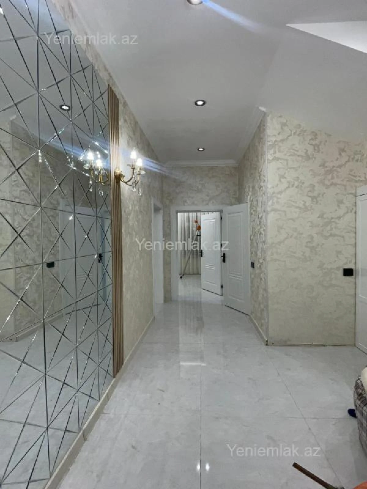Satılır 4 otaqlı həyət evi 180 m²