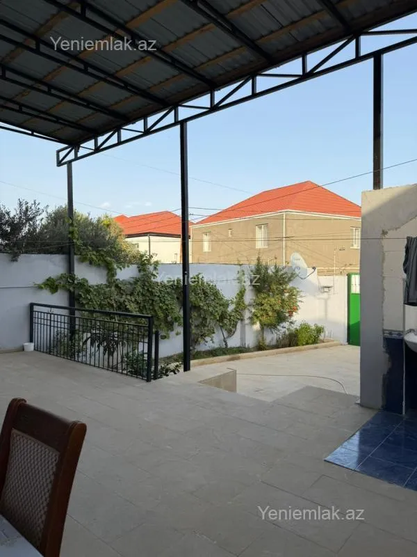 Satılır 4 otaqlı həyət evi 130 m²