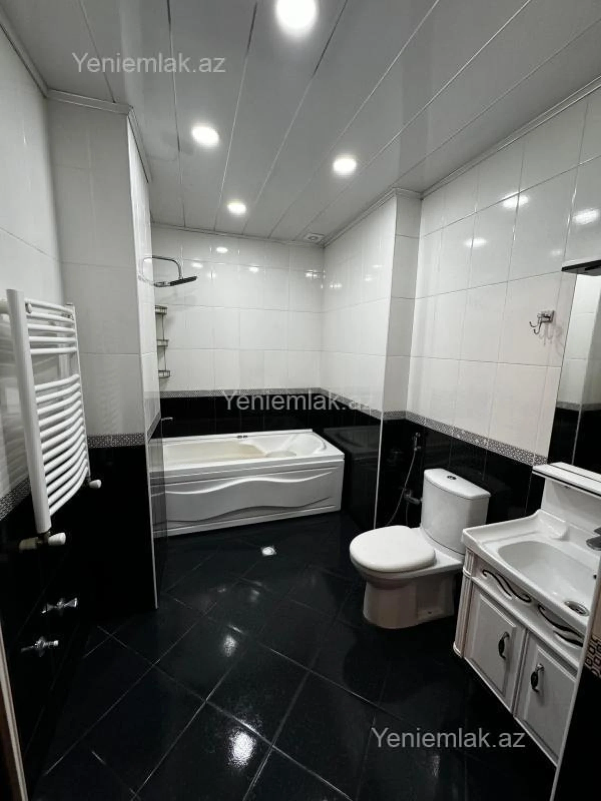 Satılır 4 otaqlı yeni tikili 130 m²