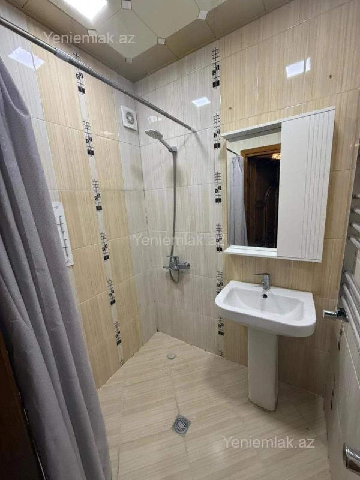 Satılır 2 otaqlı yeni tikili 75 m²
