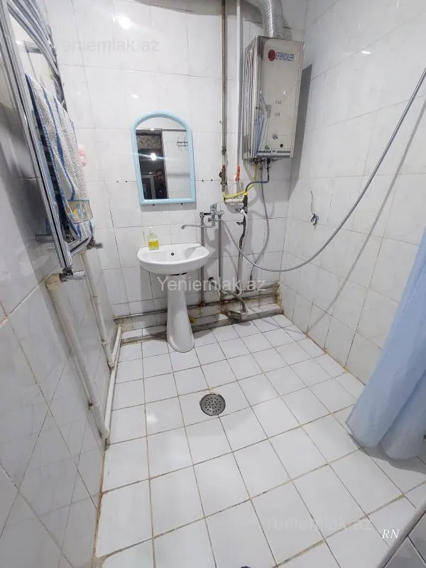 Satılır 3 otaqlı köhnə tikili 80 m²