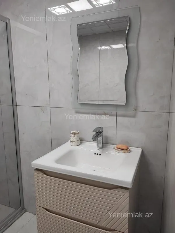 Satılır 2 otaqlı köhnə tikili 47 m²