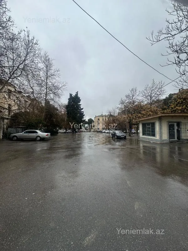 Satılır 2 otaqlı köhnə tikili 60 m²