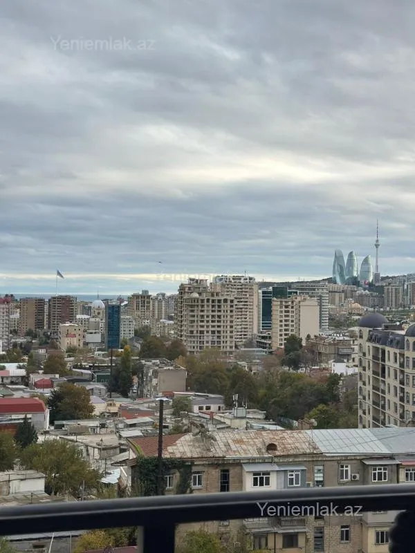 Satılır 4 otaqlı yeni tikili 230 m²