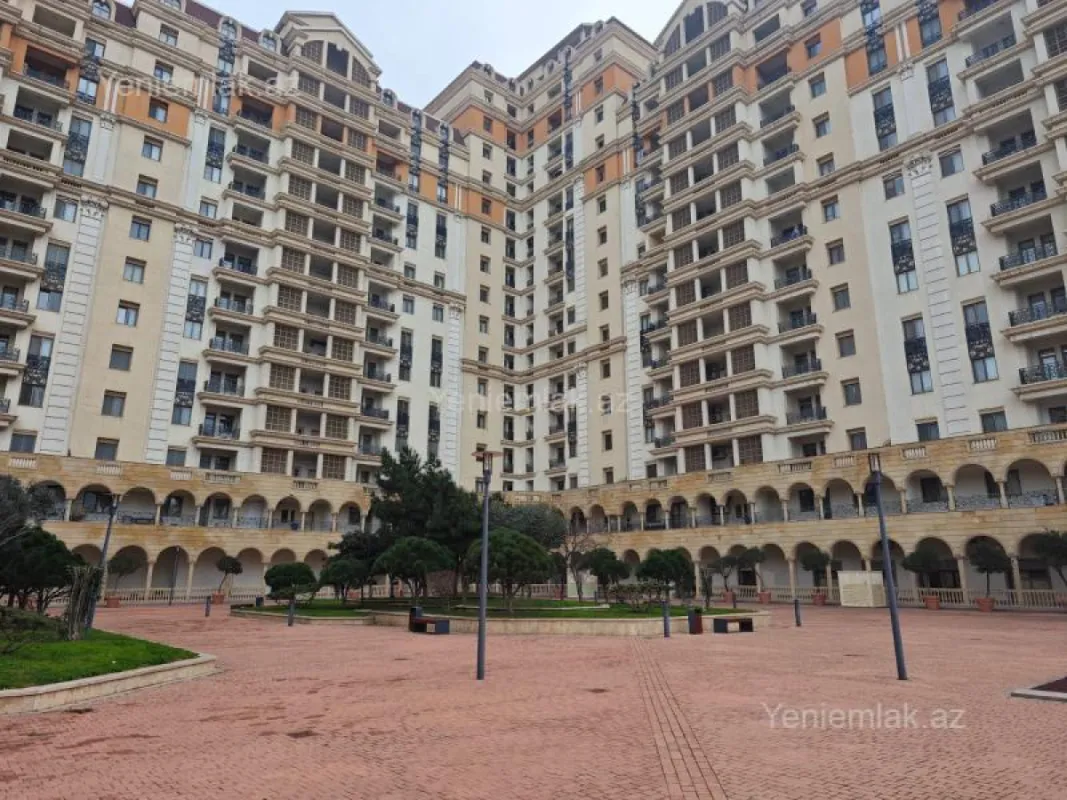 Satılır 4 otaqlı yeni tikili 230 m²