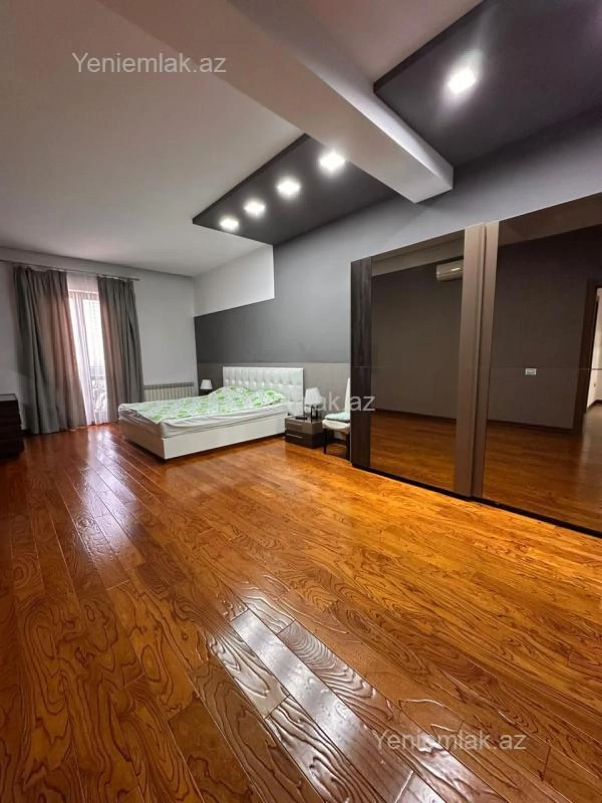 Satılır 4 otaqlı yeni tikili 230 m²