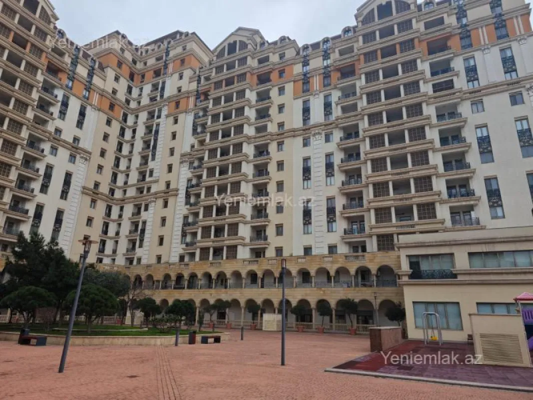 Satılır 4 otaqlı yeni tikili 230 m²