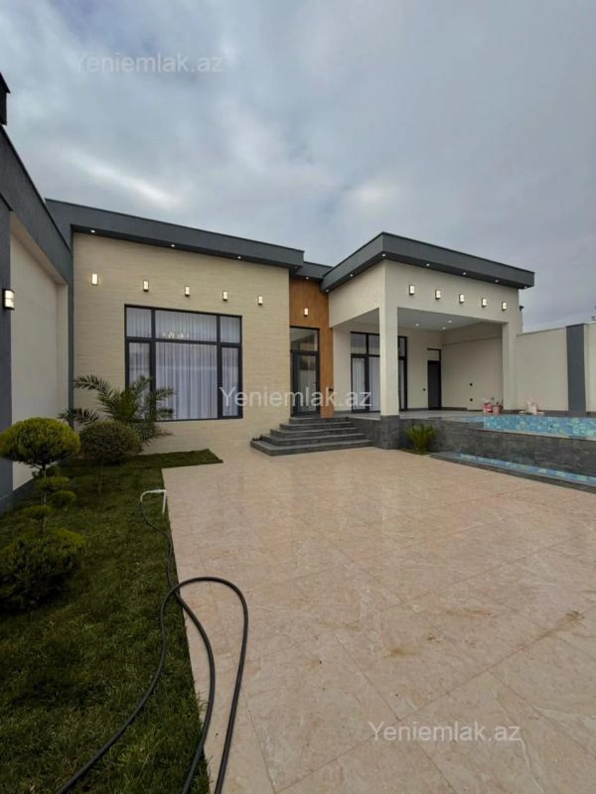 Satılır 4 otaqlı həyət evi 190 m²