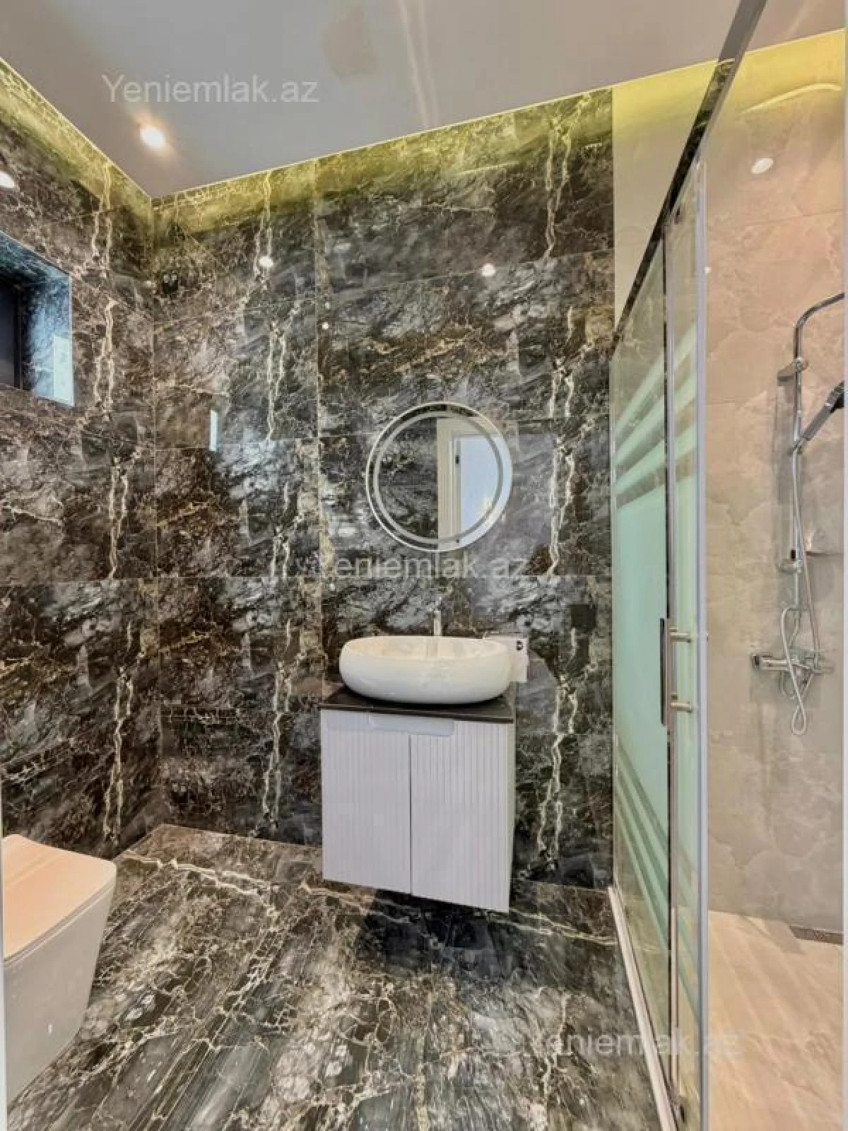 Satılır 4 otaqlı həyət evi 180 m²