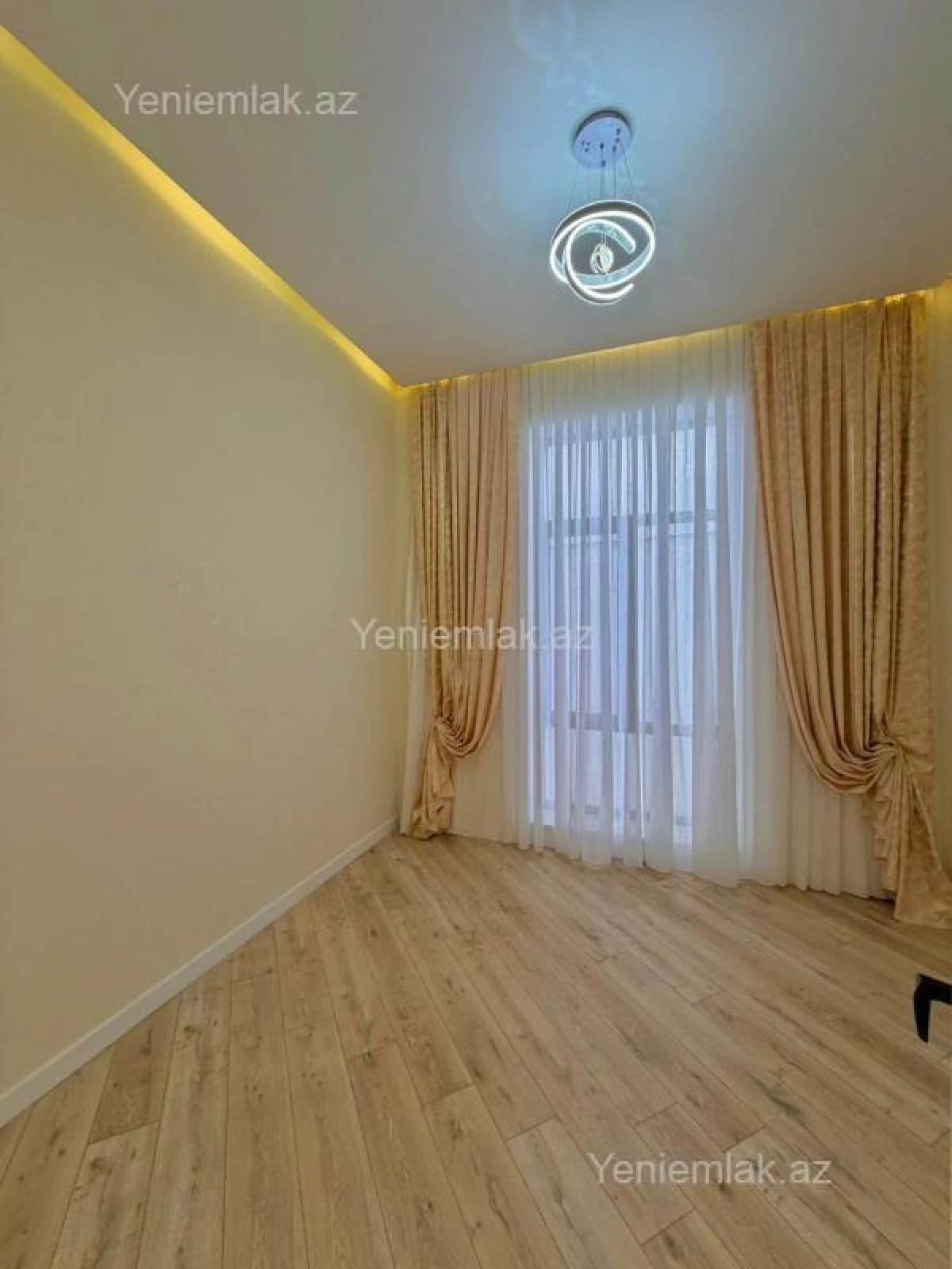 Satılır 4 otaqlı həyət evi 180 m²