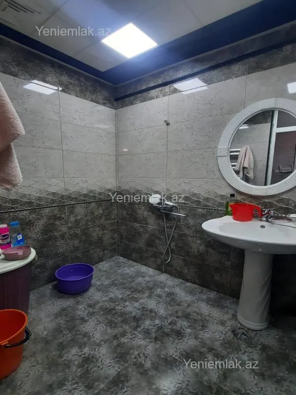 Satılır 2 otaqlı köhnə tikili 56 m²